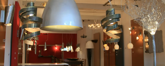 Looking for chandeliers, pendant lighting, floor lamps or wall lights? We offer in the shop and gallery in Amsterdam design lighting.